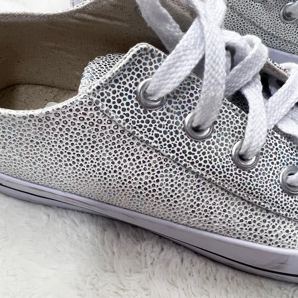 Lace-Up Sneakers | Airwalk | Size 7.5 - Picture 4 of 8